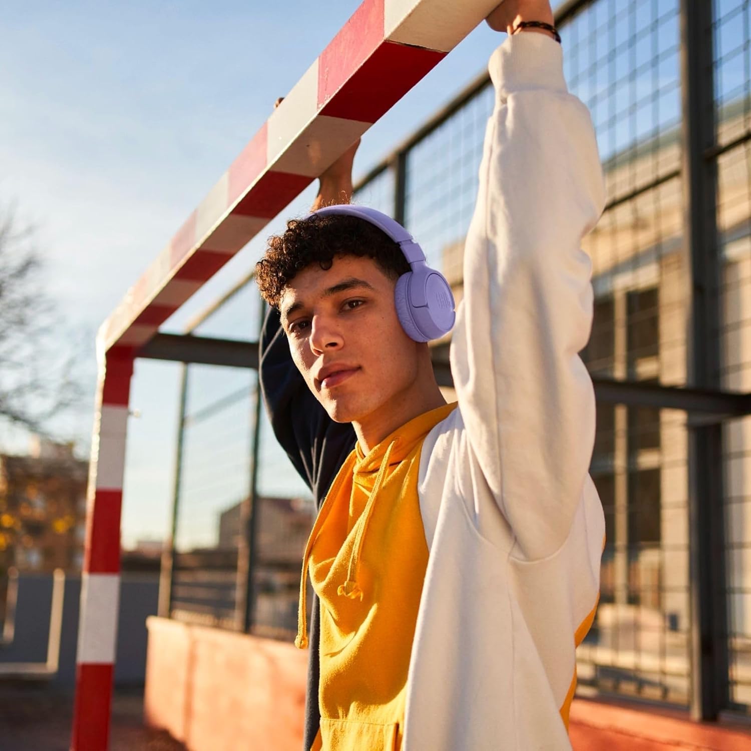 JBL Tune 520BT - Wireless On-Ear Headphones, Up to 57H Battery Life and Speed Charge, Lightweight, Comfortable and Foldable Design, Hands-Free Calls with Voice Aware (Purple) - Image 3