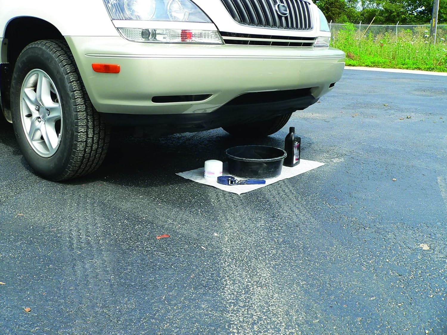 Oil Eater Drip & Spill Universal Pads - Absorbs Liquids | Soaks Oil, Grease, Coolant and Water-Based Fluids - Car, Truck, RV, Motorcycle and Tools - 6 Pack,Grey,15" x 18",AOA-BPL006-GREY - Image 5