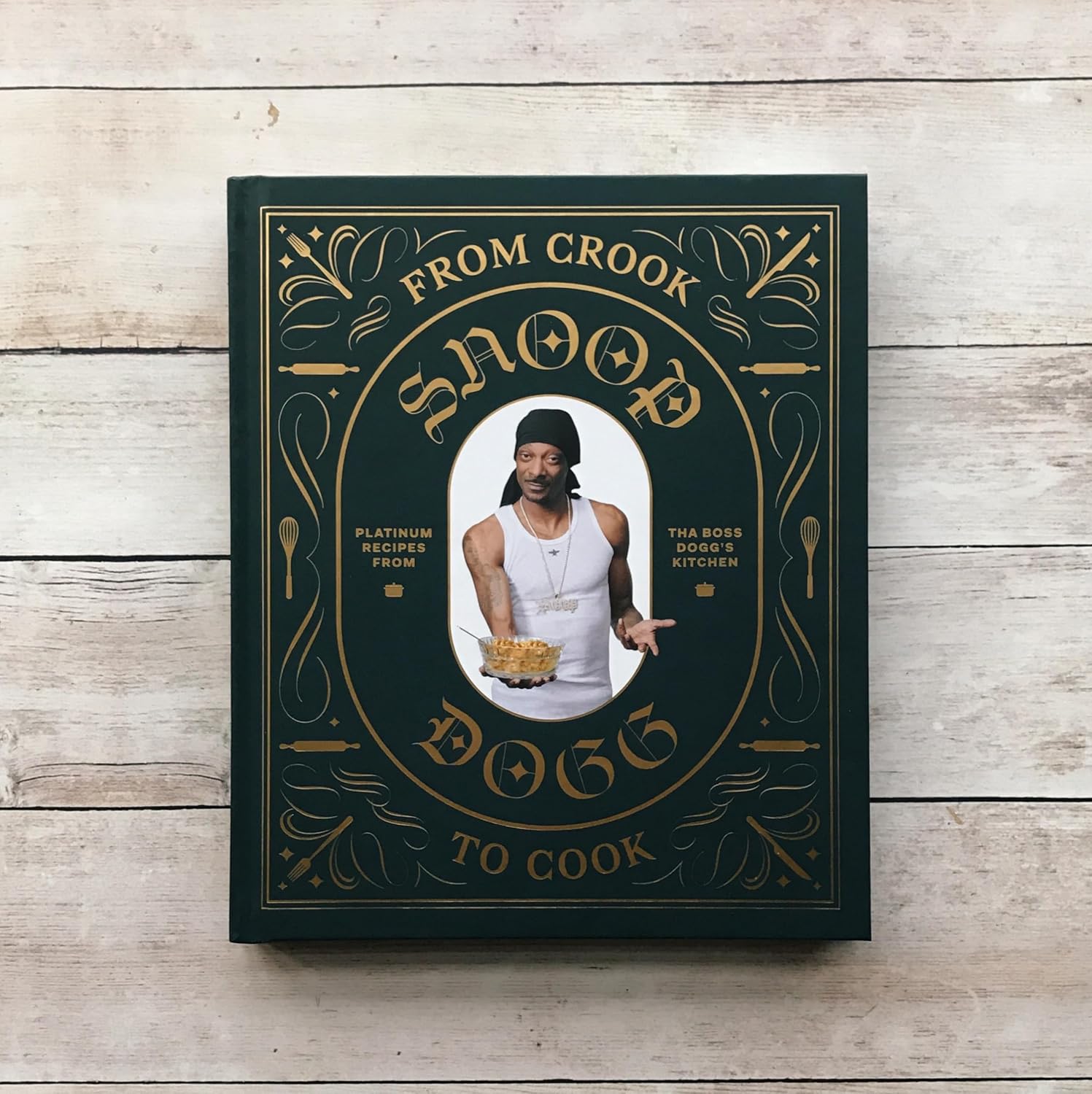 From Crook to Cook: Platinum Recipes from Tha Boss Dogg's Kitchen (Snoop Dogg Cookbook, Celebrity Cookbook with Soul Food Recipes) (Snoop Dog x Chronicle Books) - Image 3
