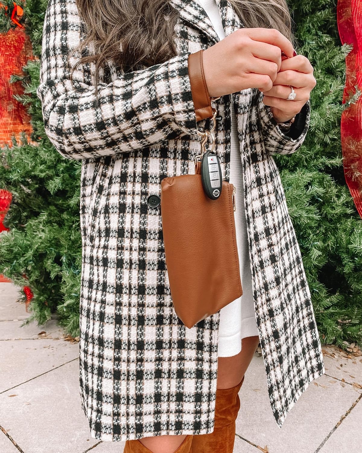 2-Piece Luxe Wristlet Set (IT Bag and a Key Ring Bracelet) Vegan Leather Classic Clutch Luxury Purse for Women - Image 5